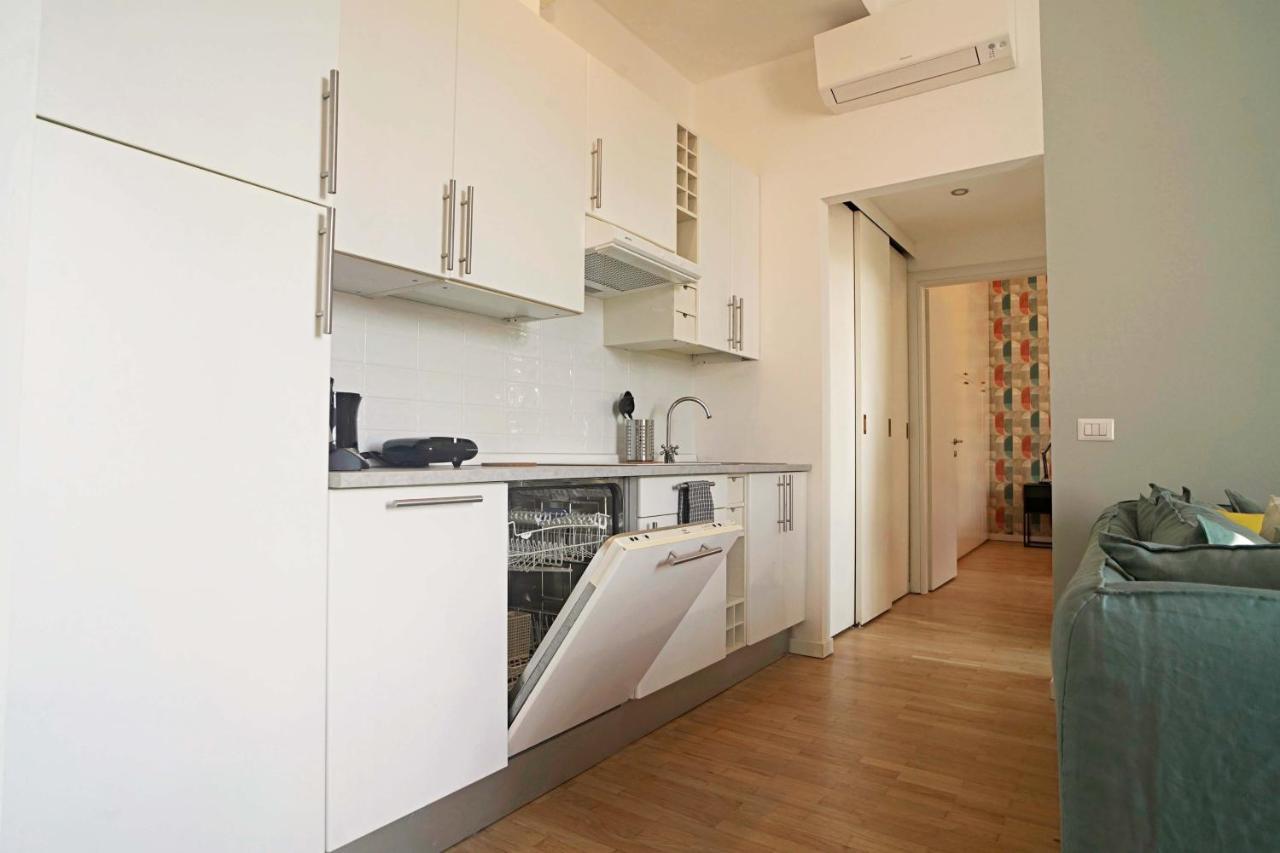 Elegant Apartment Near Brera Area Milan Exterior photo